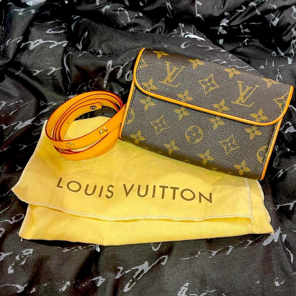 Hardly used Louis Vuitton belt bag. Clean and in great condition
